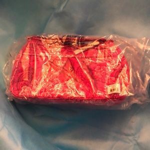 Vera Bradley NWT Fannie small bag in Pink Stamped Paisley